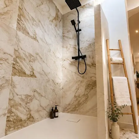Apartment Sublime Loft Avec Privatif & Sauna, Hyper Centre, Parking Facile Épinal